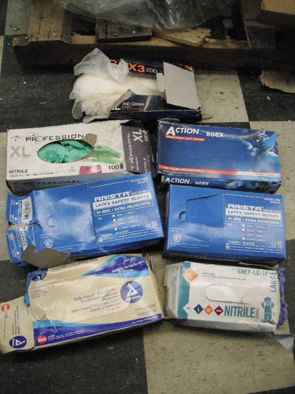 Nitrile & Latex Gloves