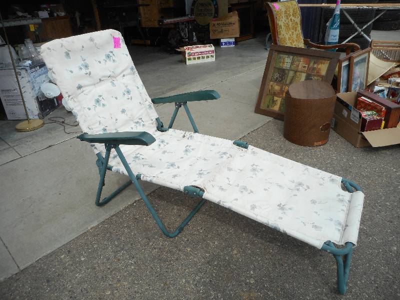 Folding Lounge Chair