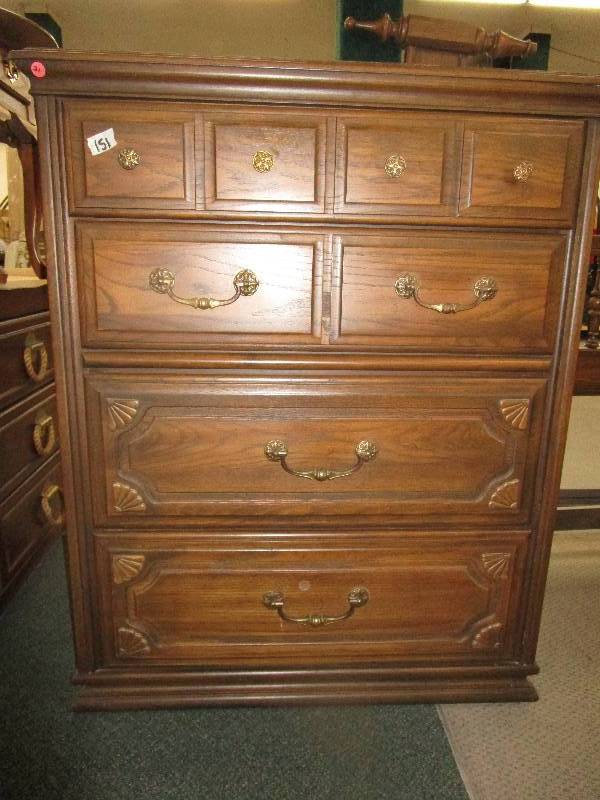 lot 21 image: Ayers 4 drawer dresser 36 12L X 19W X 44 12 H