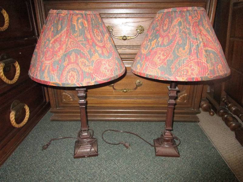 lot 24 image: 2 Matching Lamps