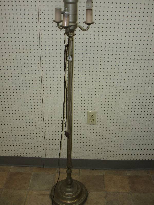 lot 78 image: Standing Lamp