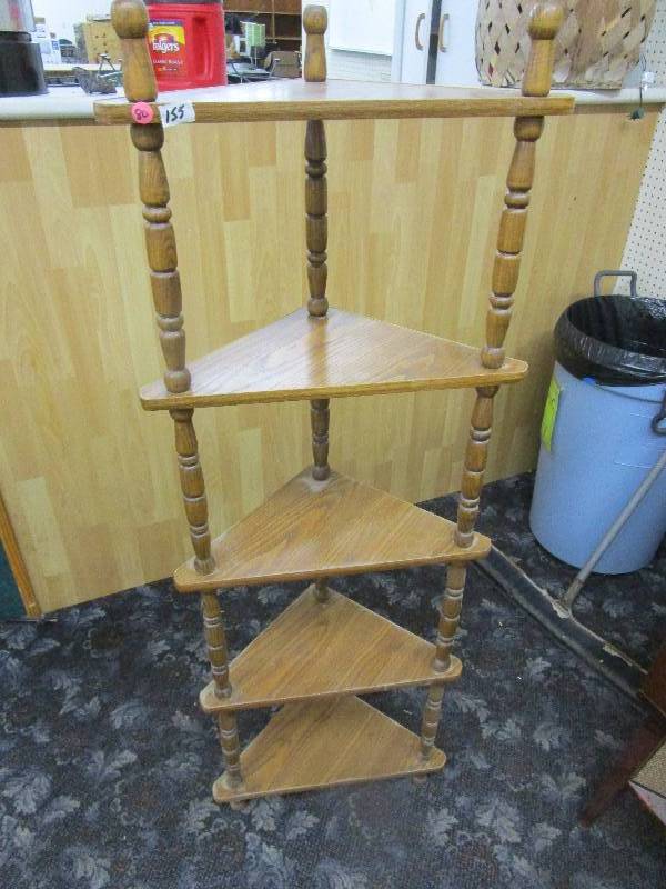 lot 80 image: Corner Shelf