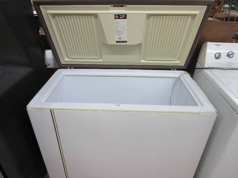 lot 96 image: GE Chest Freezer 42 x 24