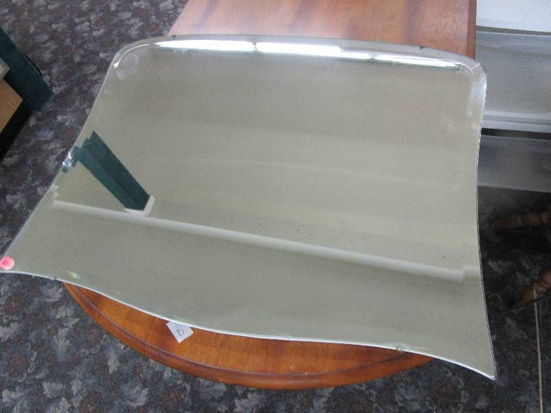 lot 101 image: Vintage Mirror