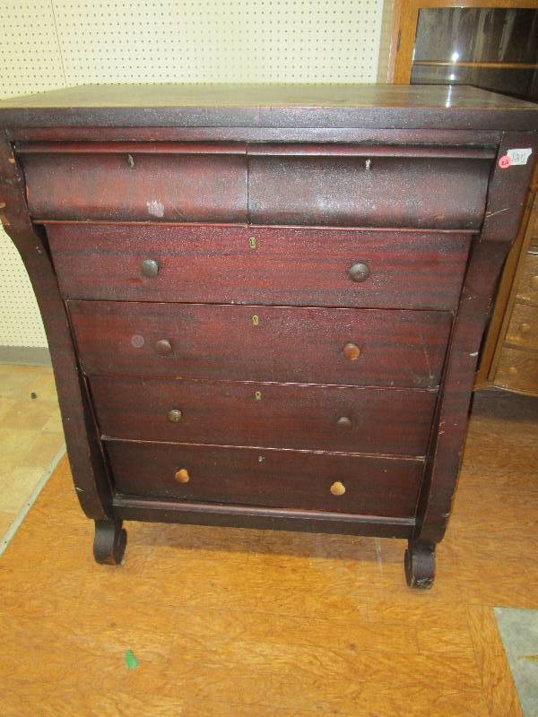 lot 102 image: Antique Dresser  6 Dawers 38 x 48 x 22