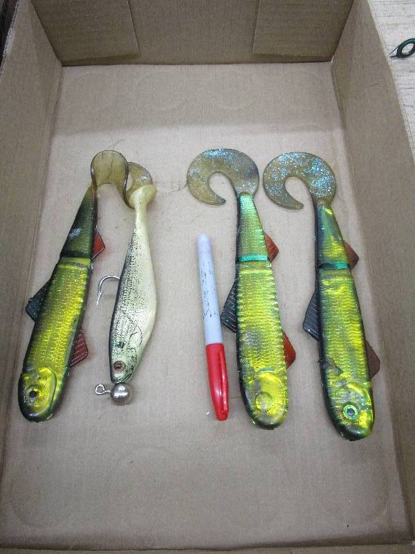 lot 130 image: Fishing Lures