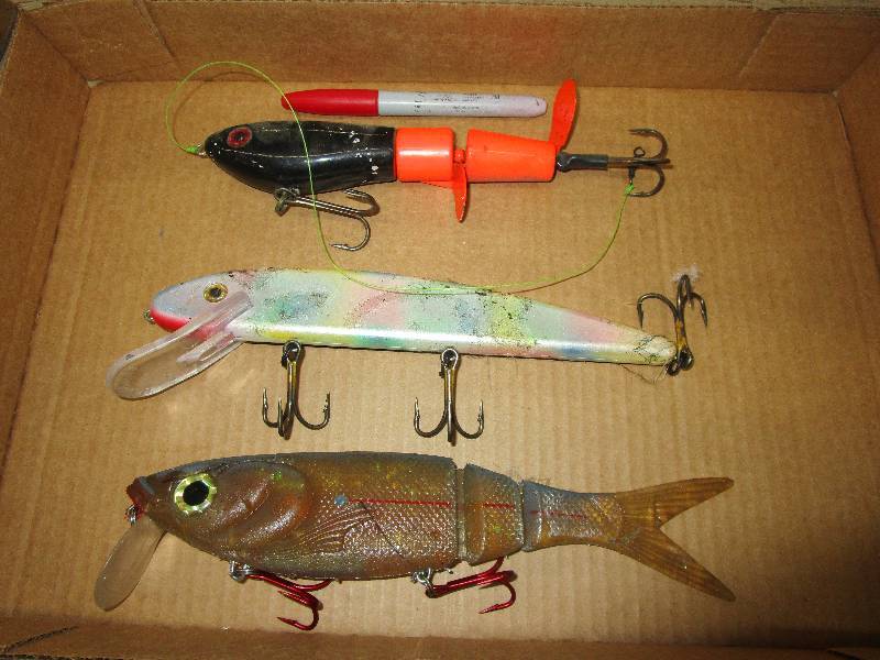 lot 133 image: Large fishing lures