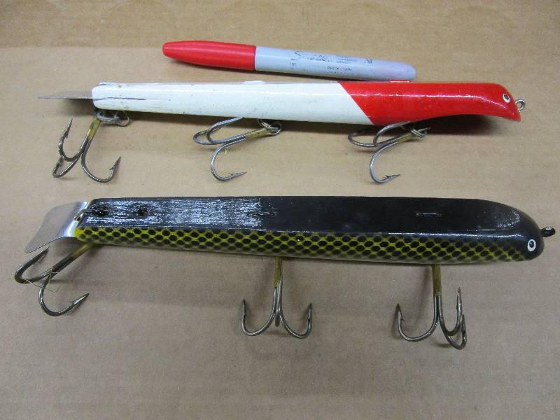 lot 135 image: Large fishing lures
