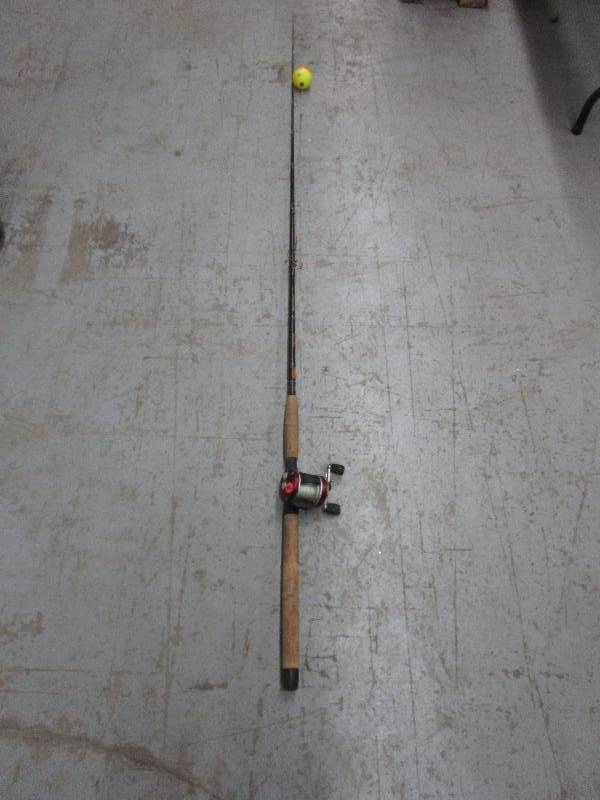 lot 144 image: Berkley Tactix Muskie Pole wAbu Garcia 6600 SSC3 Reel