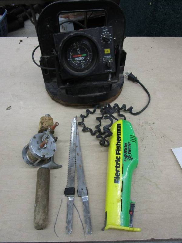 lot 149 image: Electric Knife, Vexlar and Reel