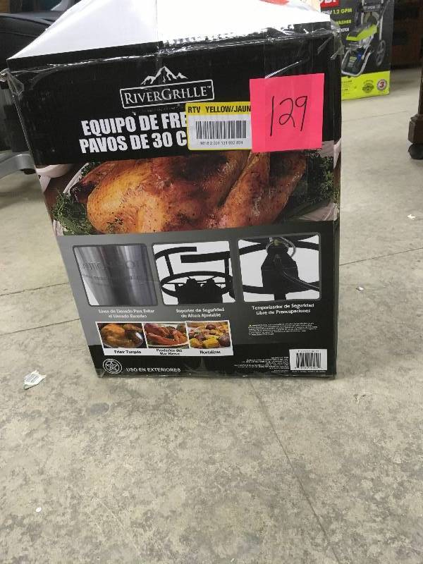 RiverGrille 30 qt. Turkey Fryer Package open box not used