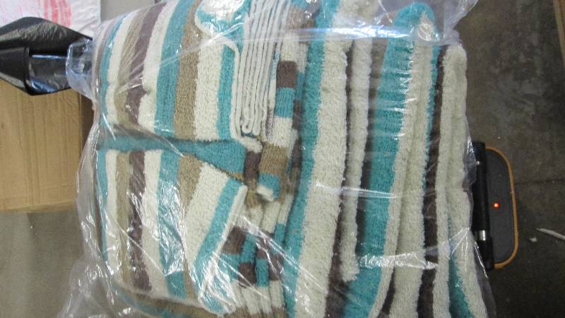 Striped Towel  Set Retail $44.99...
