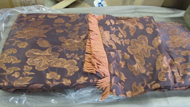 Comforter & Sham Set 106x105 inches...