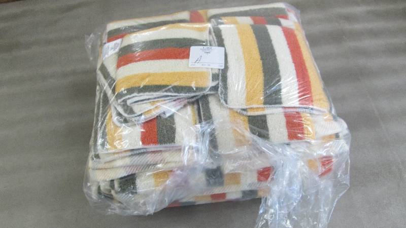 Striped Towel  Set Retail $44.99...