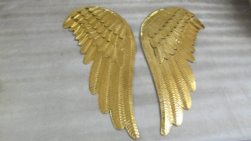 Metal Angel Wings Dcor Retail $89...
