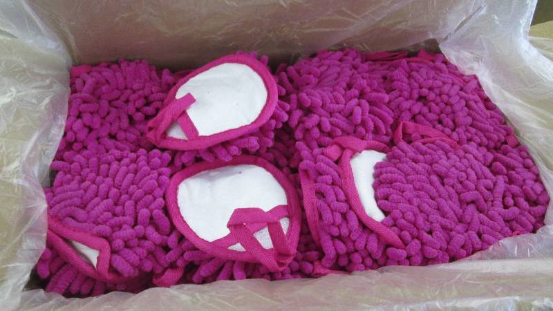 Case of 200 Pink Fuzzy Finger Finge...