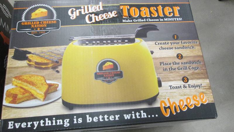 Grilled Cheese Toaster open box, un...