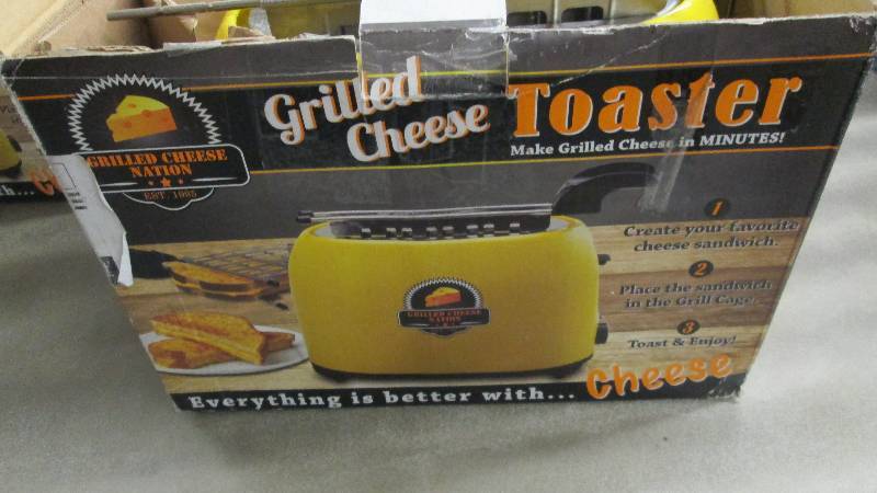 Grilled Cheese Toaster open box, un...