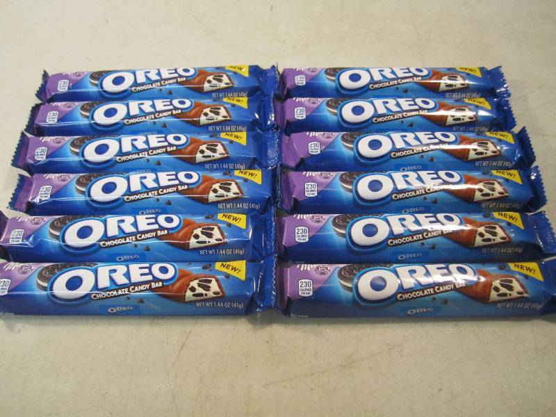 lot 58 image: Lot of 12 Oreo Chocolate Candy Bars...