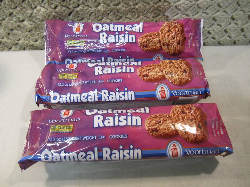 lot 78 image: Lot of 3 Packs of Oatmeal Raisin Co...