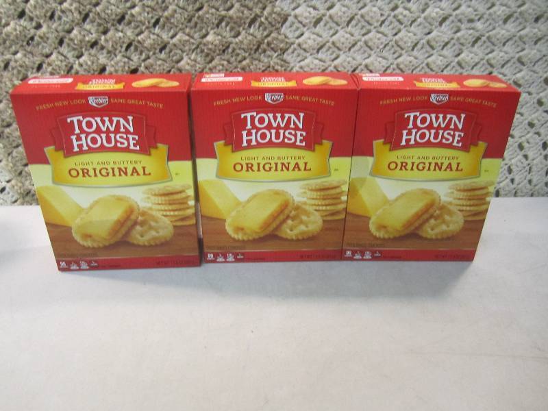lot 84 image: Lot of 3 Boxes Town House Crackers ...