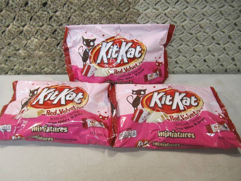 lot 87 image: Lot of 3 Bags Kit Kat Red Velvet Fl...
