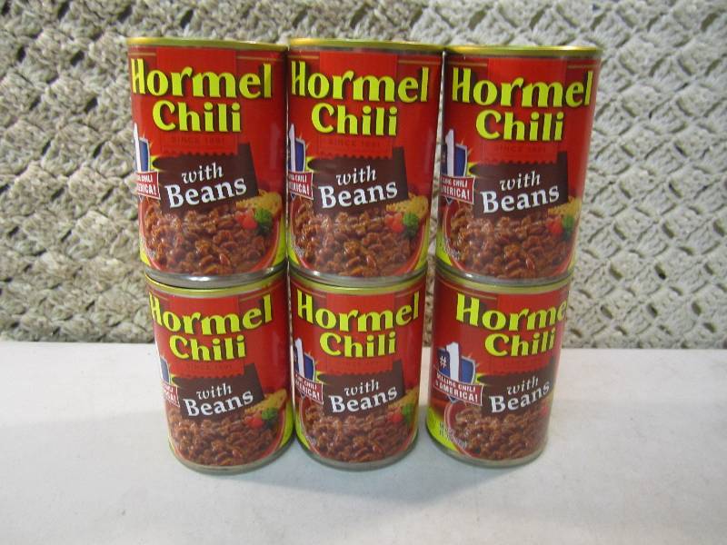 lot 101 image: Lot of 6 Cans Hormel Chili with Bea...