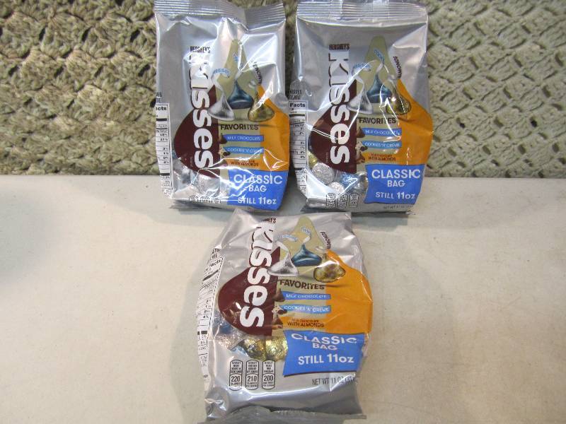 lot 118 image: Lot of 3 Bags Hersheys Kisses Favor...