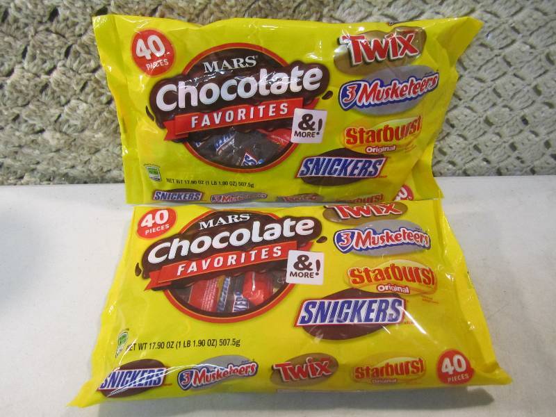 lot 125 image: 2 Big Bags of Mixed Candy Best by F...