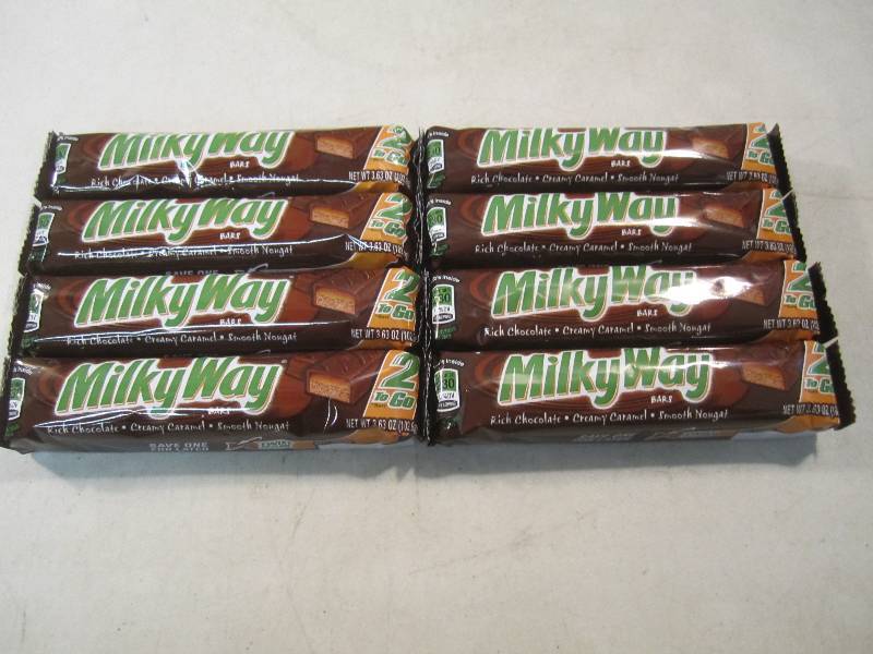 lot 130 image: Lot of 8 Milky Way 2 To Go Candy Ba...