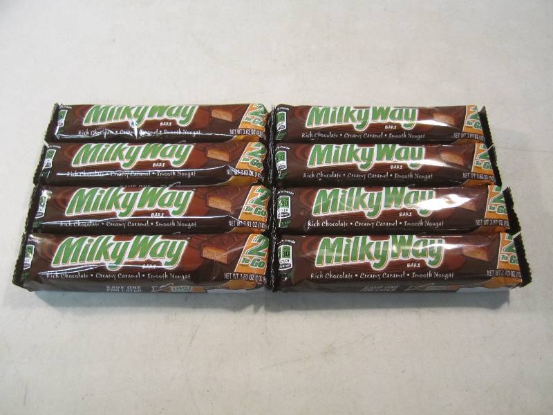 lot 131 image: Lot of 8 Milky Way 2 To Go Candy Ba...