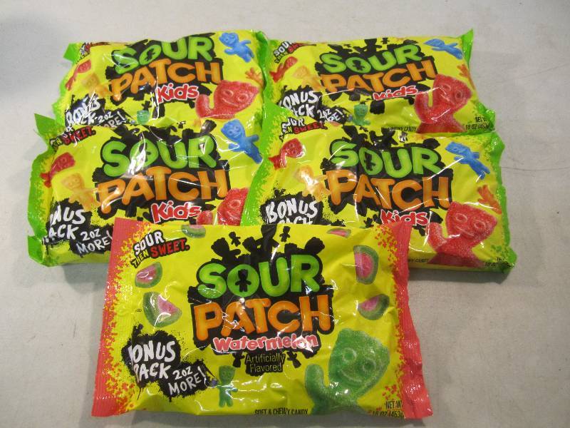 lot 144 image: Mix Lot of 5 Bags 4 Sour Patch Kids...