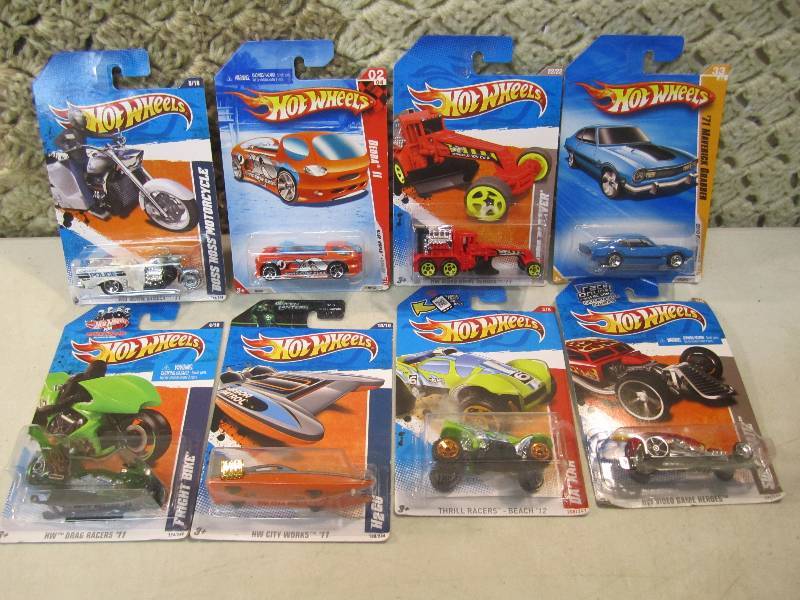 lot 161 image: Lot of 8 Hot Wheel Cars Etc.  E-1...