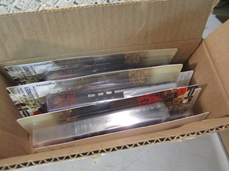 lot 209 image: Box of 6 Weaver 48520 Matte Black M...