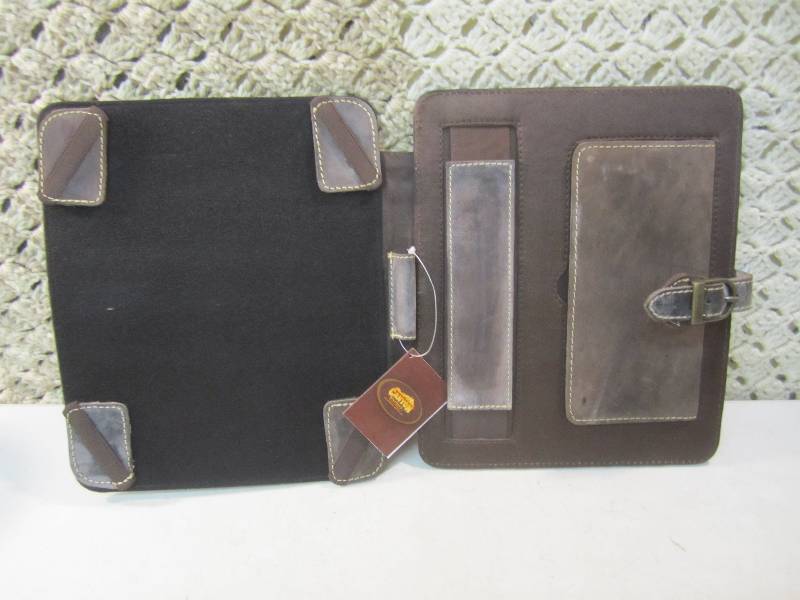 lot 214 image: Canyon Outback Leather Bear Canyon ...