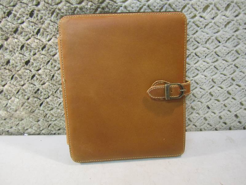 lot 219 image: Canyon Outback Leather Bear Canyon ...