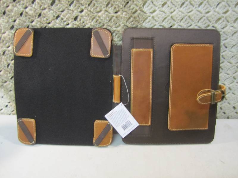 lot 220 image: Canyon Outback Leather Bear Canyon ...