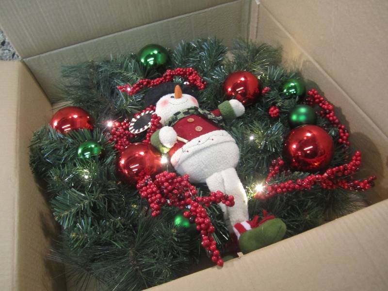 lot 242 image: 21 Light Up Snowman Wreath New in ...