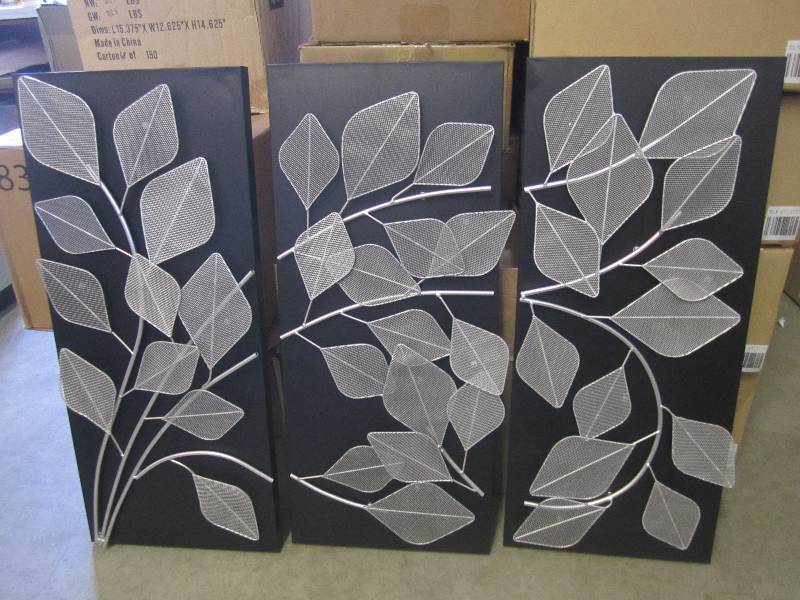 lot 247 image: 3 Panel Light Up Wall Decor All Met...