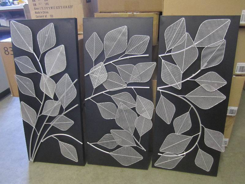 lot 248 image: 3 Panel Light Up Wall Decor All Met...
