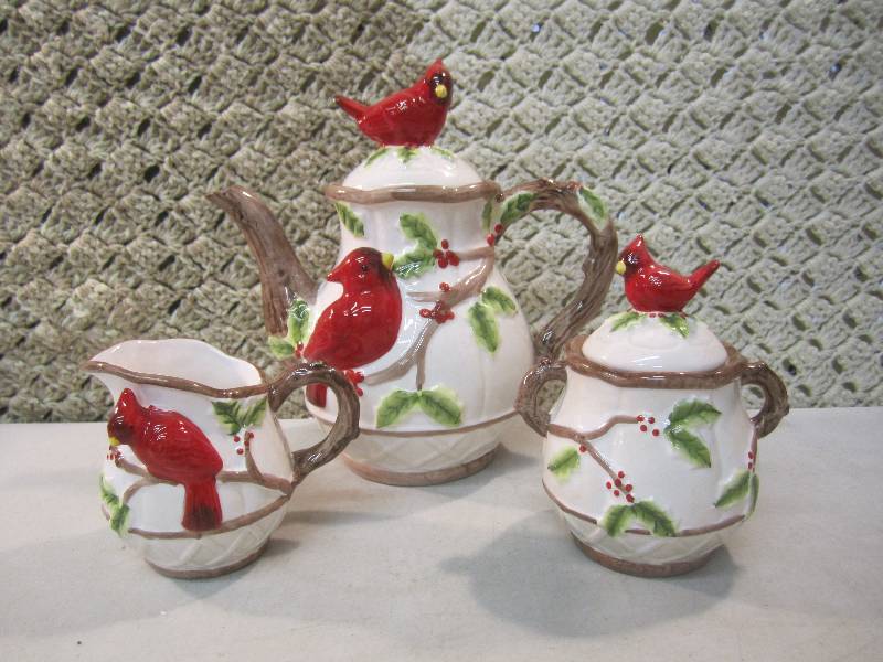 lot 250 image: 3-Piece Ceramic Cardinal Tea Set Te...