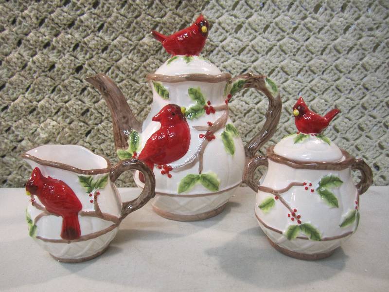 lot 251 image: 3-Piece Ceramic Cardinal Tea Set Te...