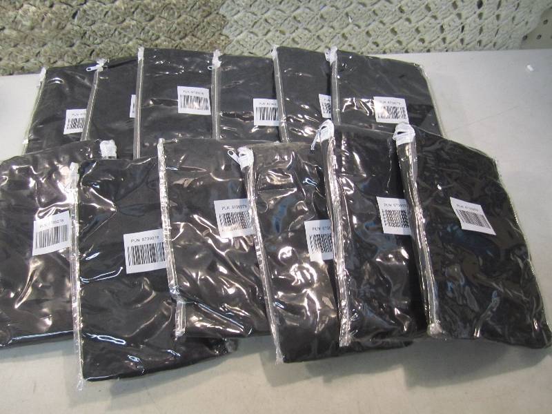 lot 256 image: Lot of 12 Black 54 x 18 Valnces I...