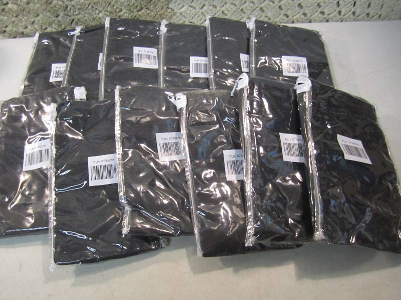 lot 257 image: Lot of 12 Black 54 x 18 Valnces I...