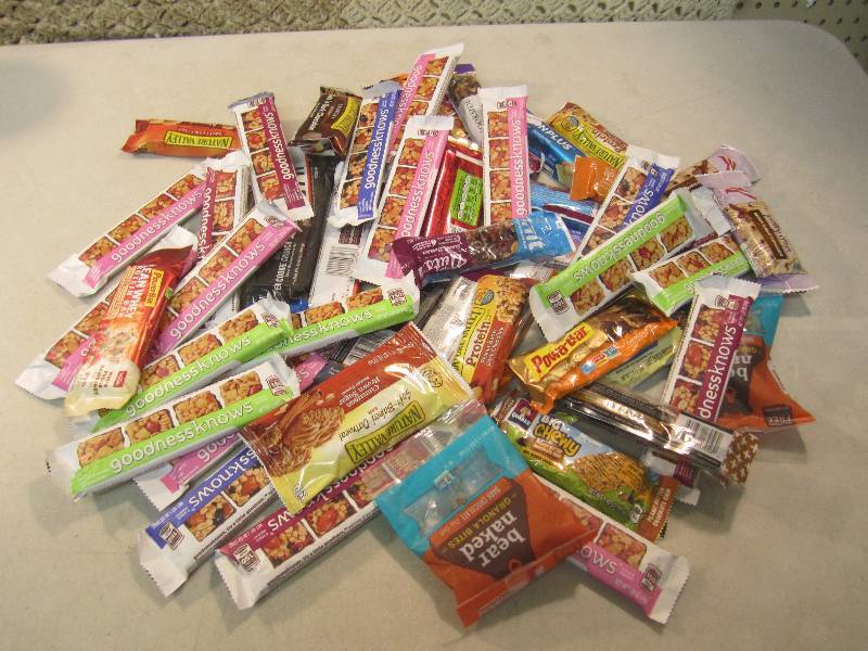 lot 262 image: Lot of Misc Granola Bar Snacks Best...