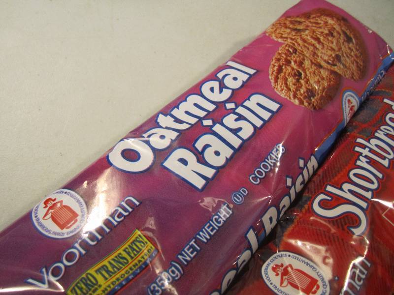 lot 287 image: Lot of 5 Packs of Misc Cookies Choc...