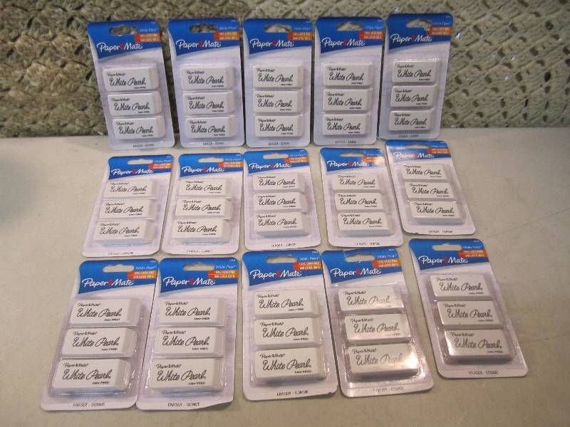 lot 299 image: Lot of 15 - 3-Packs Paper Mate Whit...