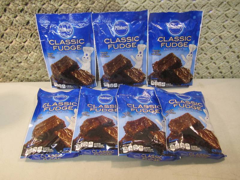 lot 301 image: Lot of 7 Pouches Pillsbury Classic ...