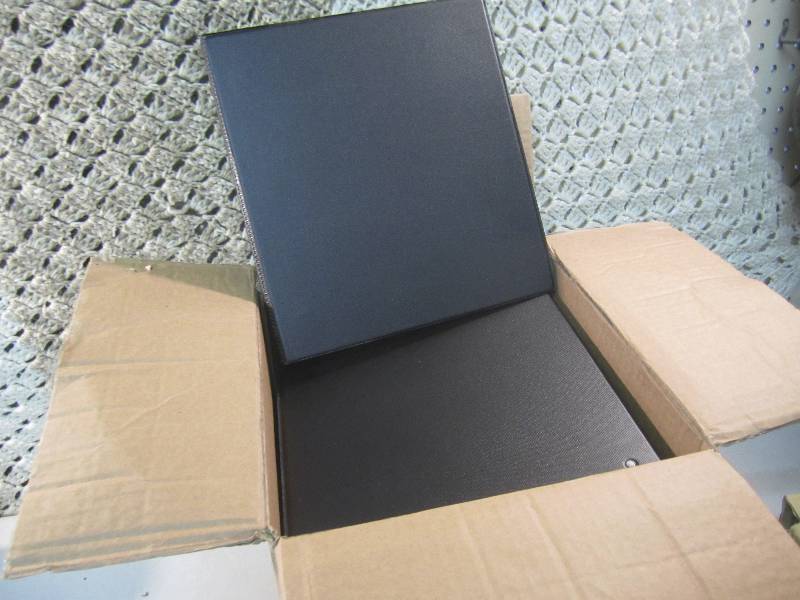 lot 315 image: Case of 12 Avery Black 1 3-Ring Bi...