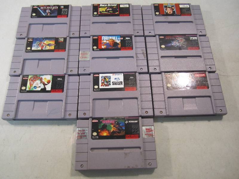 lot 321 image: Lot of 10 Super Nintendo Video Game...